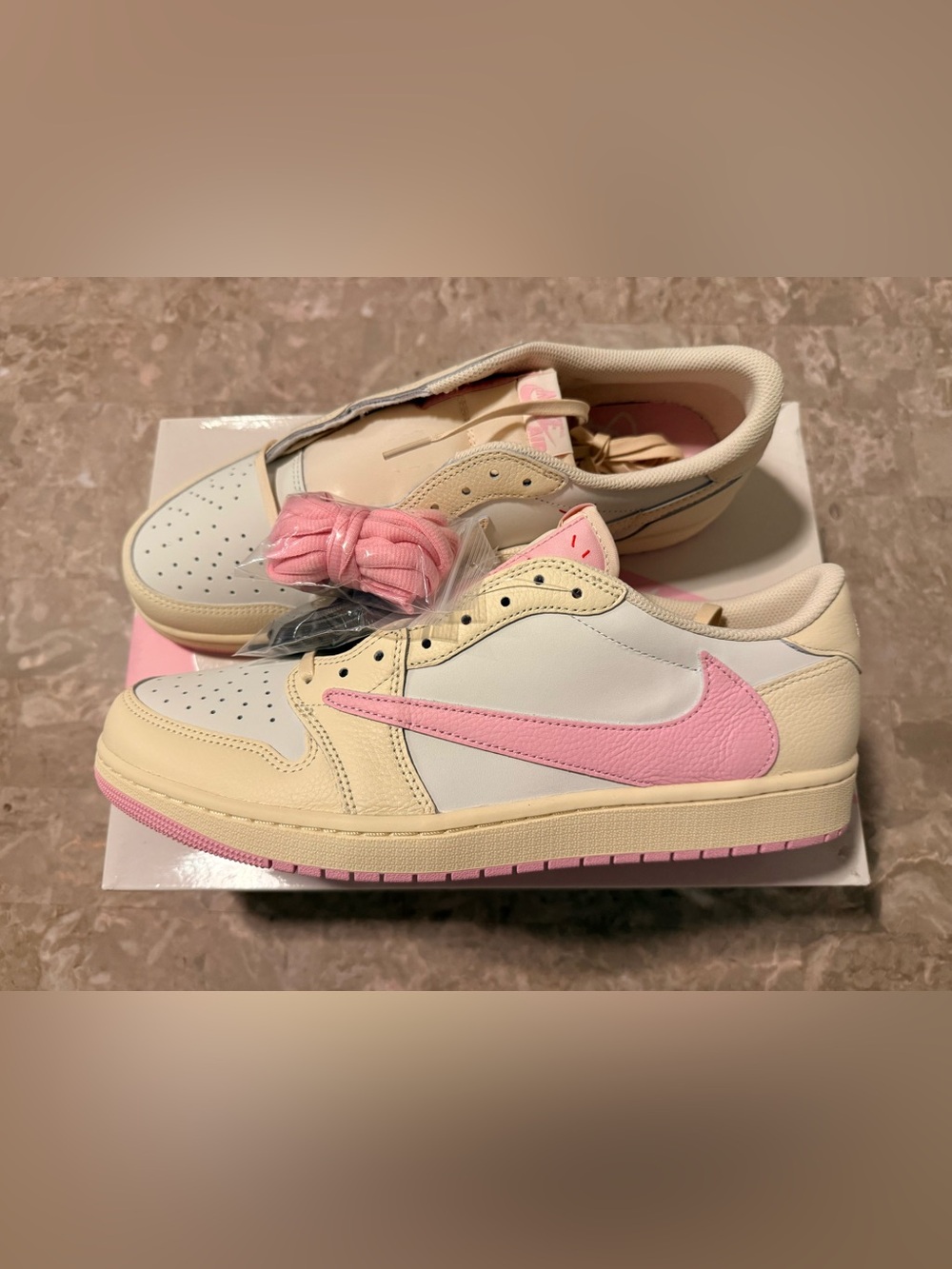 Brand New: Travis Scott X Air Jordan 1 Retro OG “Shy Pink” Size US M 12.5